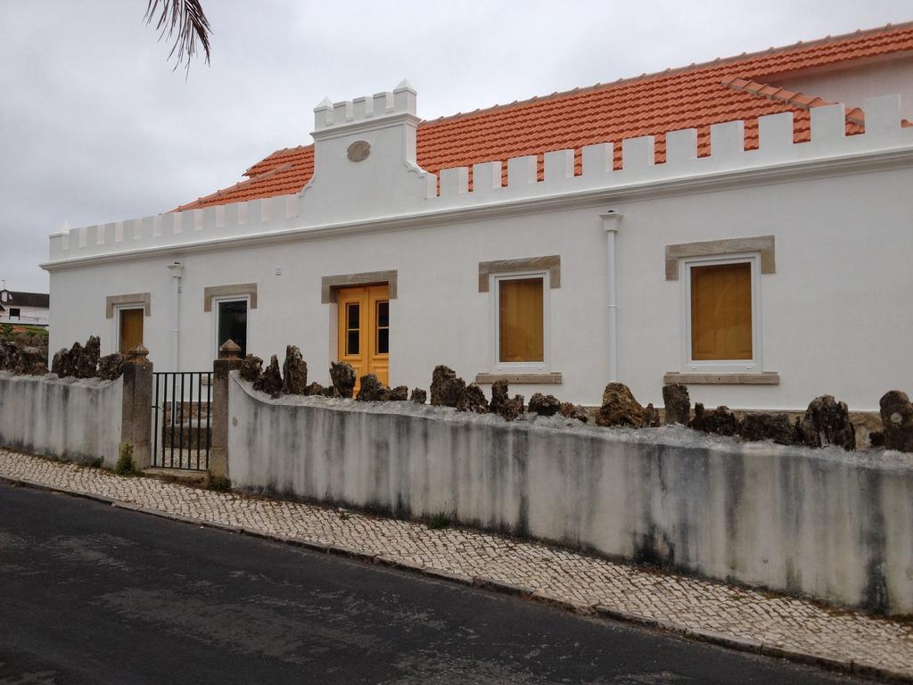 Castro Beach House Apartment Синтра Екстериор снимка